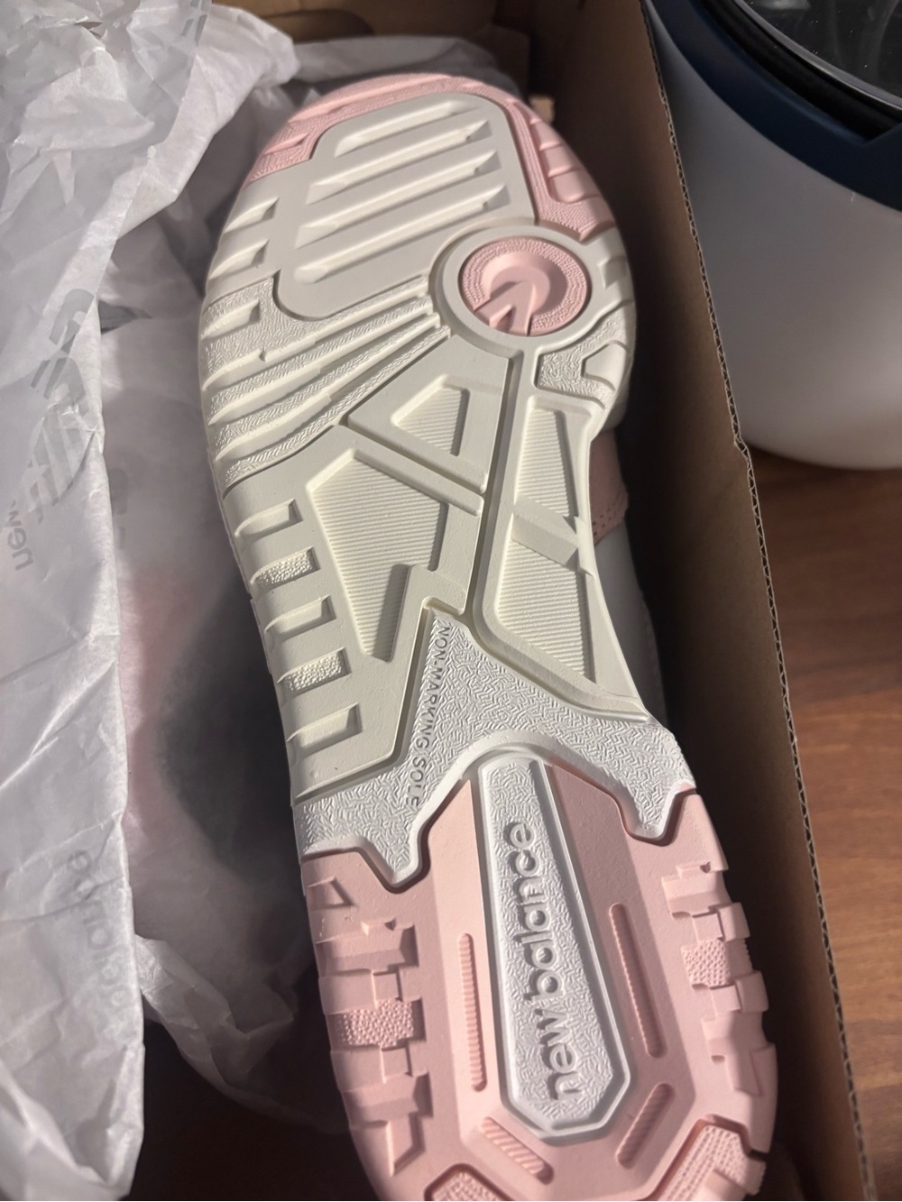 New Balance 550 Sneakers in White and Light Pink - Picture 3 of 4